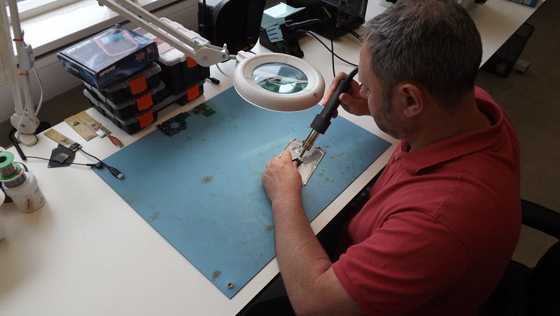 Morning in the data recovery lab 03